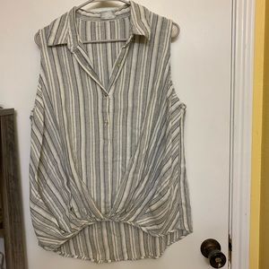 SLEEVELESS COLLARED BLOUSE